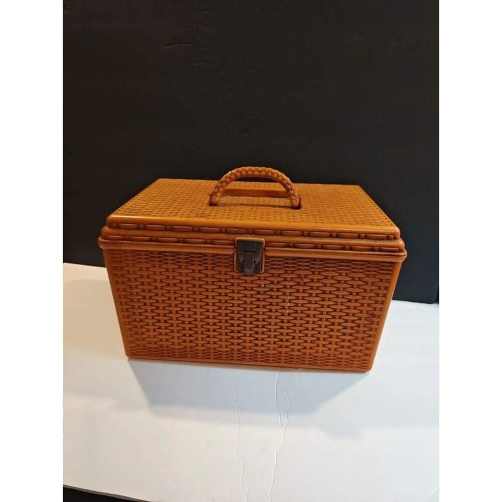 Vintage Wil-Hold Plastic Molded Sewing Basket Box Organizer
